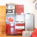 Stracca Con Ampio Spazio Esterno *