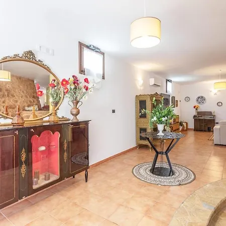 Stracca Con Ampio Spazio Esterno Villa